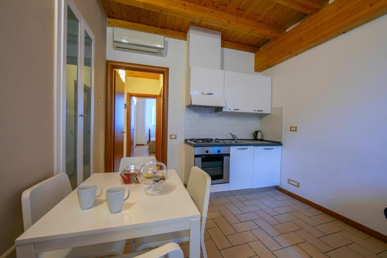Le Stanze Del Lago Apartments コモ エクステリア 写真