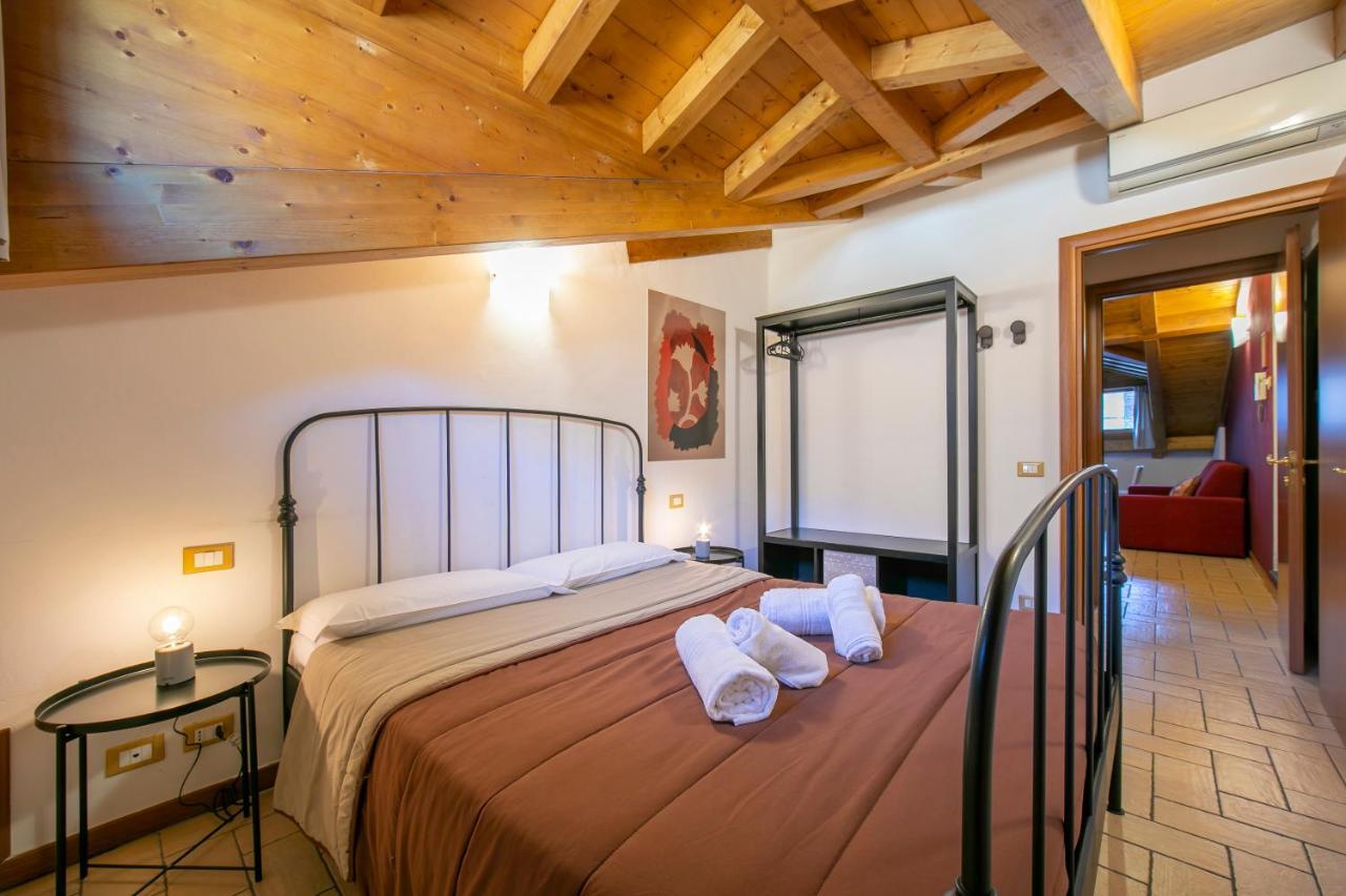 Le Stanze Del Lago Apartments コモ エクステリア 写真