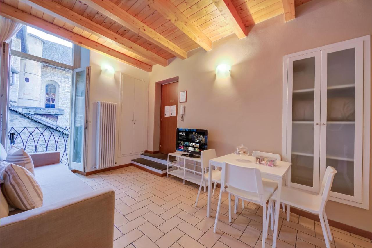 Le Stanze Del Lago Apartments コモ エクステリア 写真