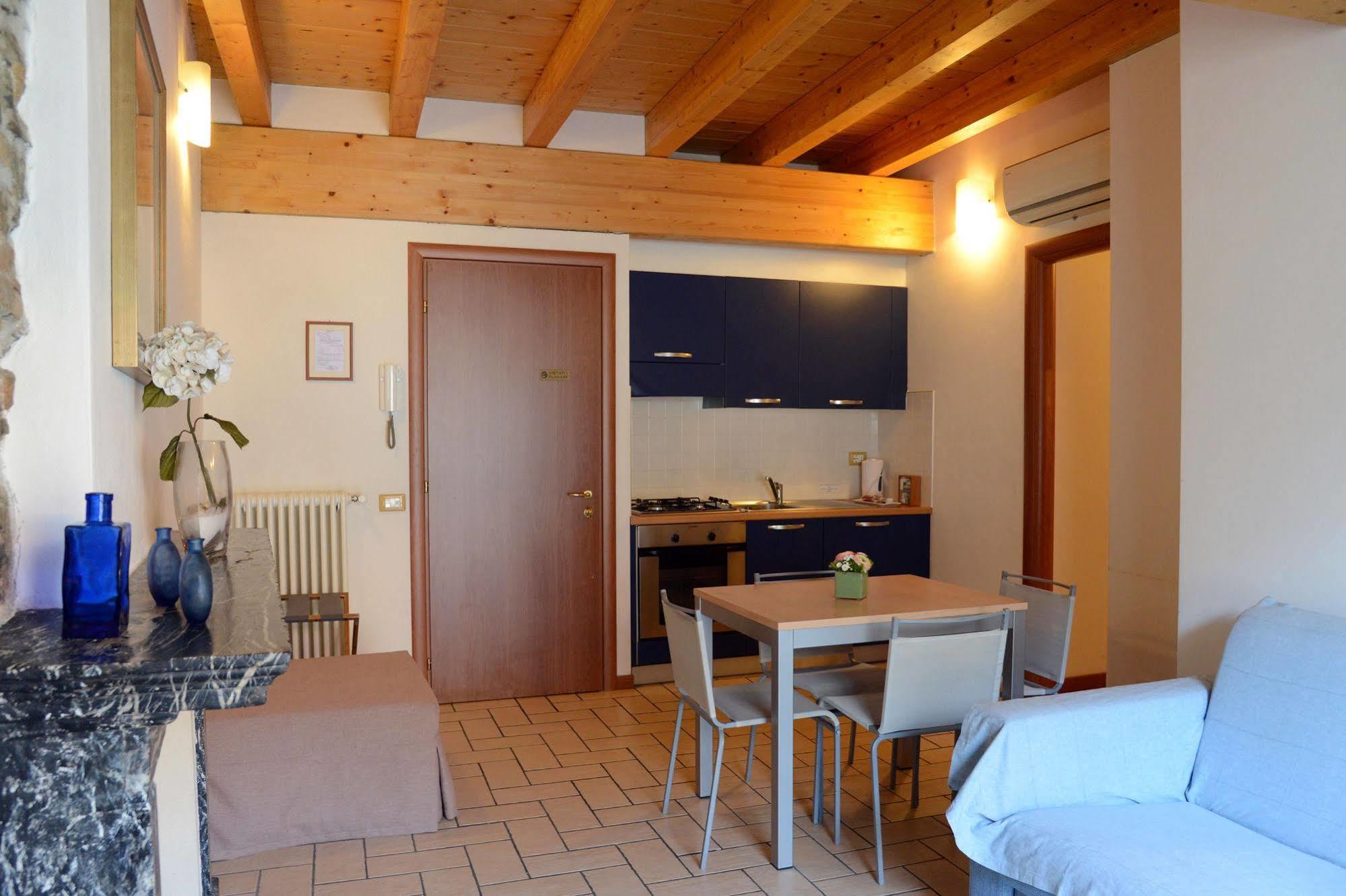 Le Stanze Del Lago Apartments コモ エクステリア 写真